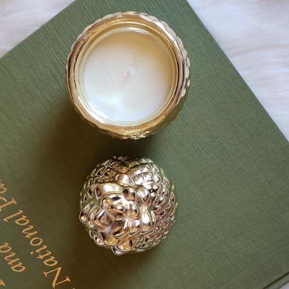 West Emory | Pineapple Tropical Scented Candle - Picture 4 of 12